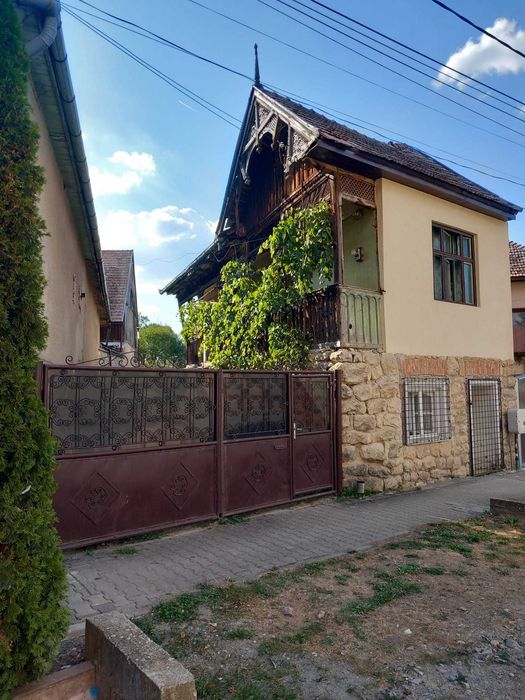 Casă de vănzare in centrul ”satului european” Săncraiu, jud Cluj