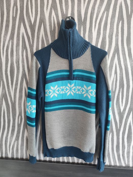 Пуловер KARI TRAA 50% вълна размер М