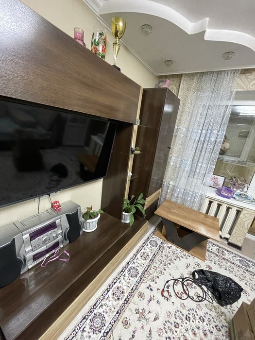 Мебель в гостинную, стенка под Телевизор