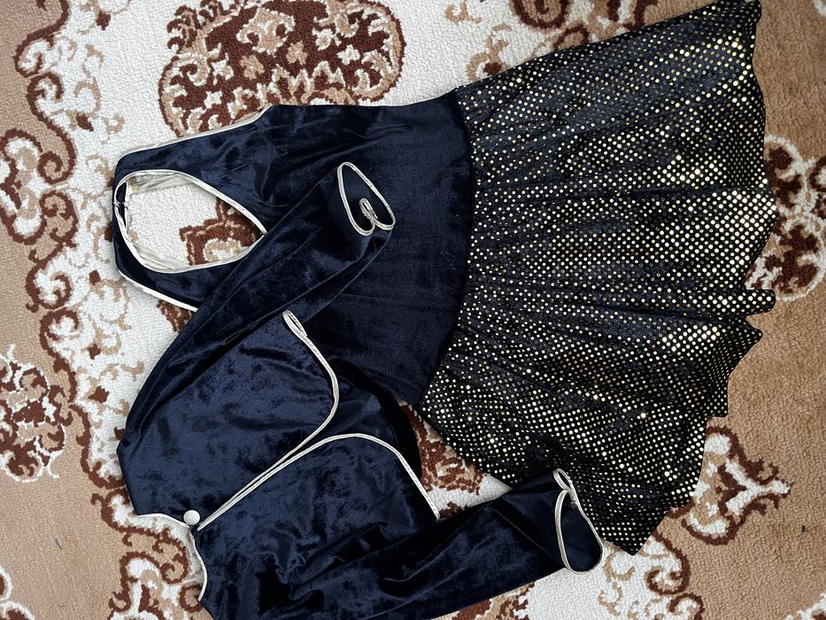 Продам платья размер S по 100000 сум