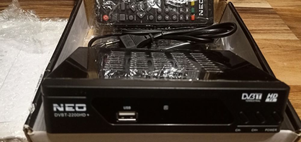 Цифров декодер Set top box NEO за ефирна цифрова телевизия