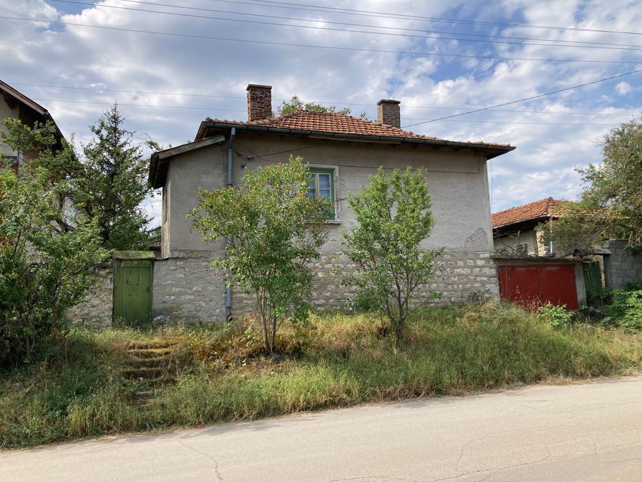 Продавам КЪЩА в с. Опицвет
