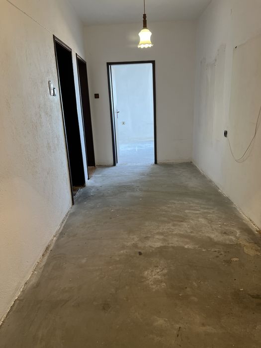 Многостаен с гараж и паркомясто