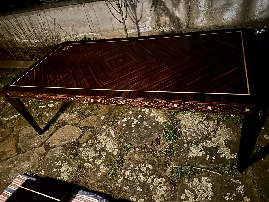 Масивна холна маса