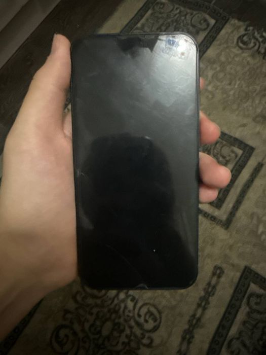 Продам Iphone 13
