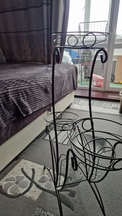 Продаётся подставка для цветов