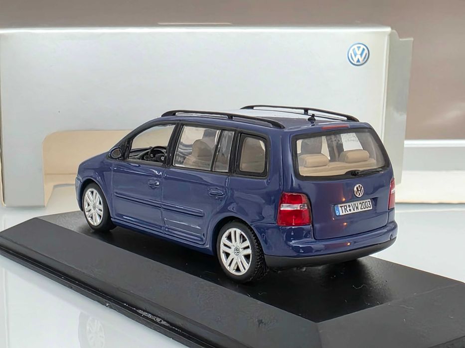Macheta Auto 1/43 Minichamps Dealer Edition VW Volkswagen Touran