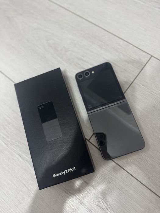 Продам Samsung Galaxy Z Flip 5