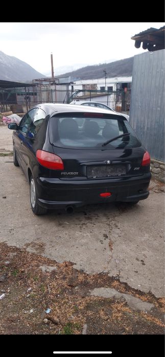 Peugeot 206.