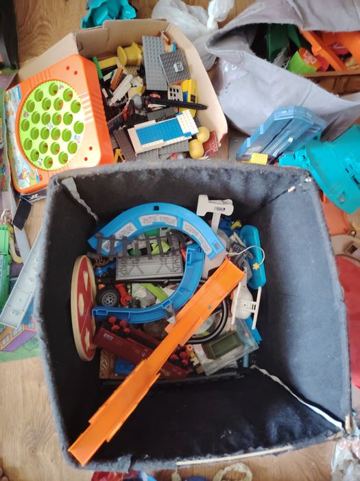 lot jucării tren lemn, piese Lego mici hotwheels