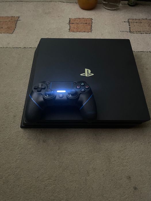 Игрална конзола PS4 pro