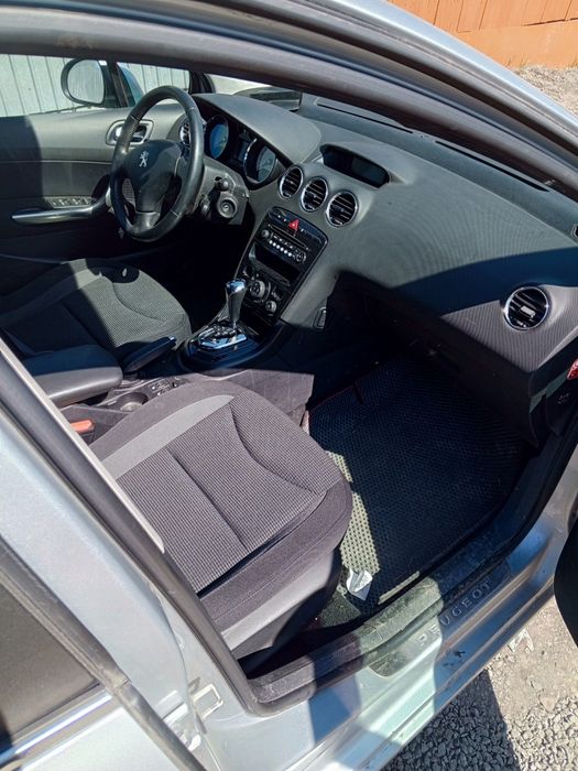 Срочно Продам Пежо 408