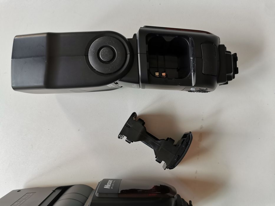 Bliț Nissin Di700a pentru sony