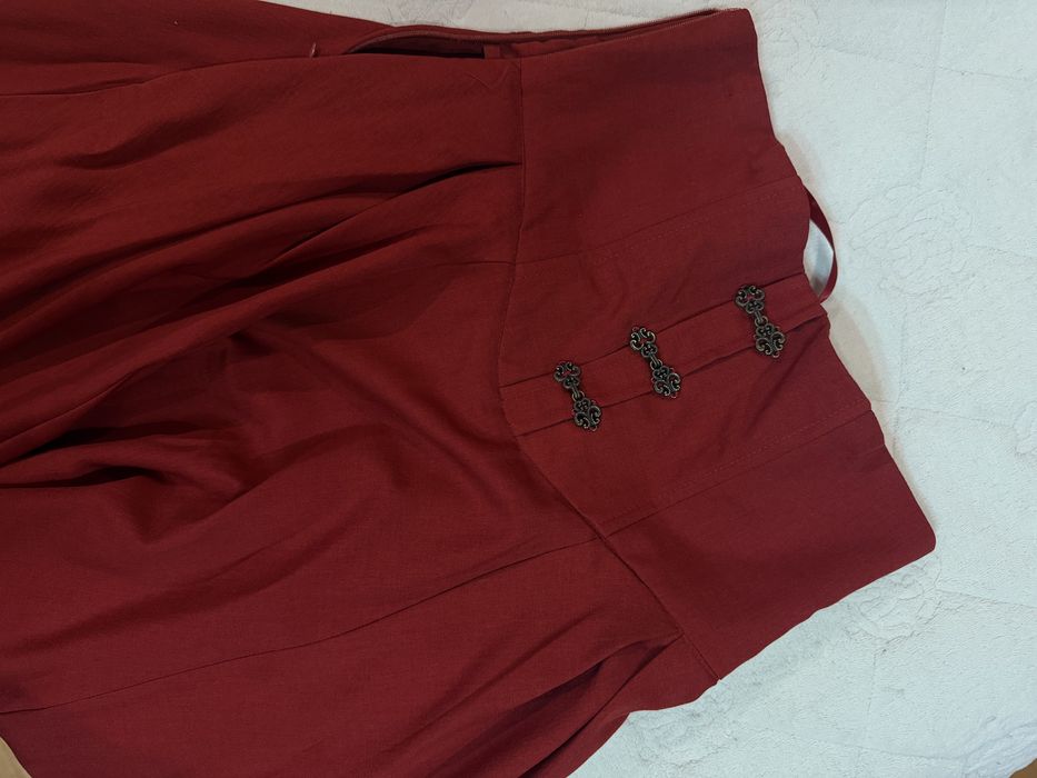 Продам бордовое платье