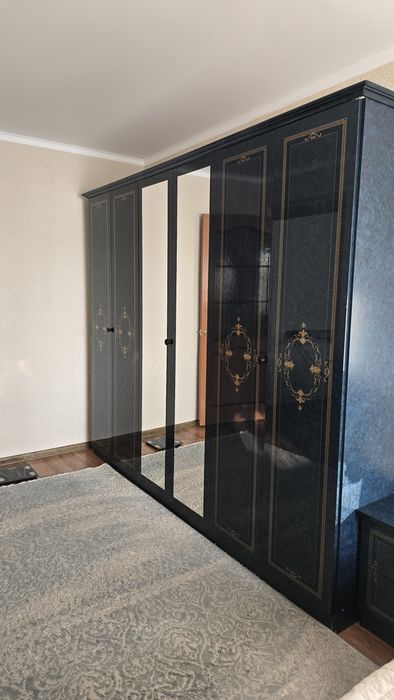 Продаётся спальный гарнитур