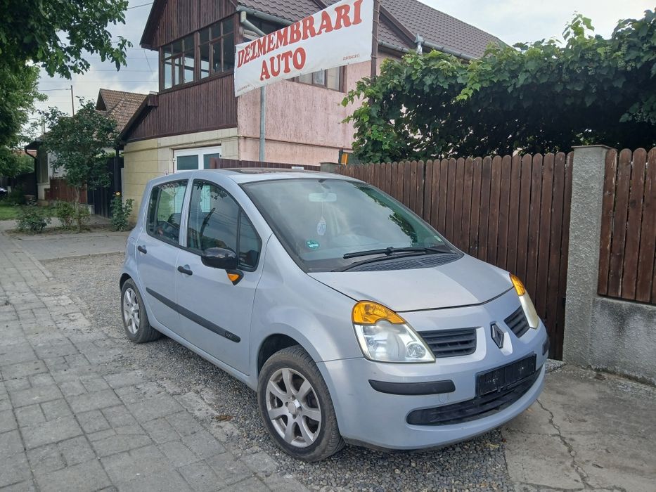 Dezmembrez Piese Renault Modus din 2005
