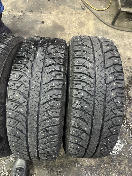 R15 литые диски с шипованной резиной