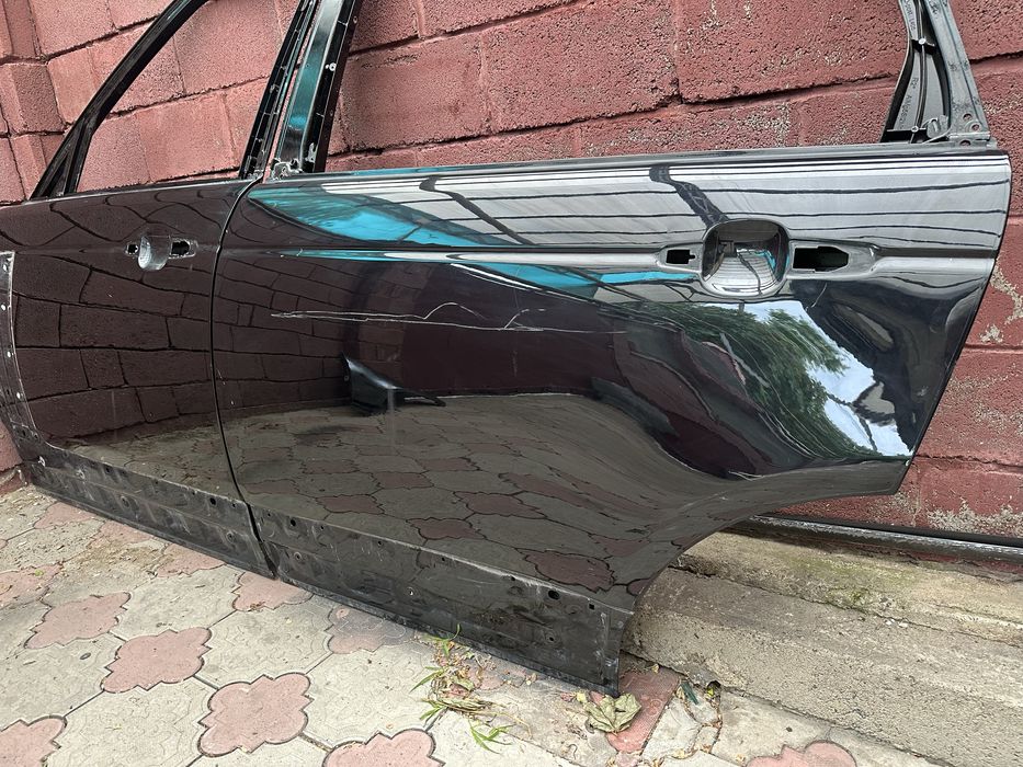 Rover Range Rover 2019 год двери продам