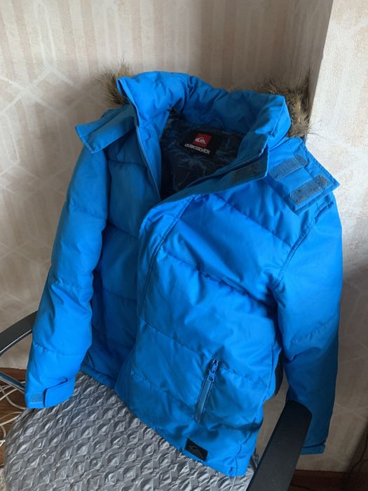 Продам куртку на подростка, рост 152