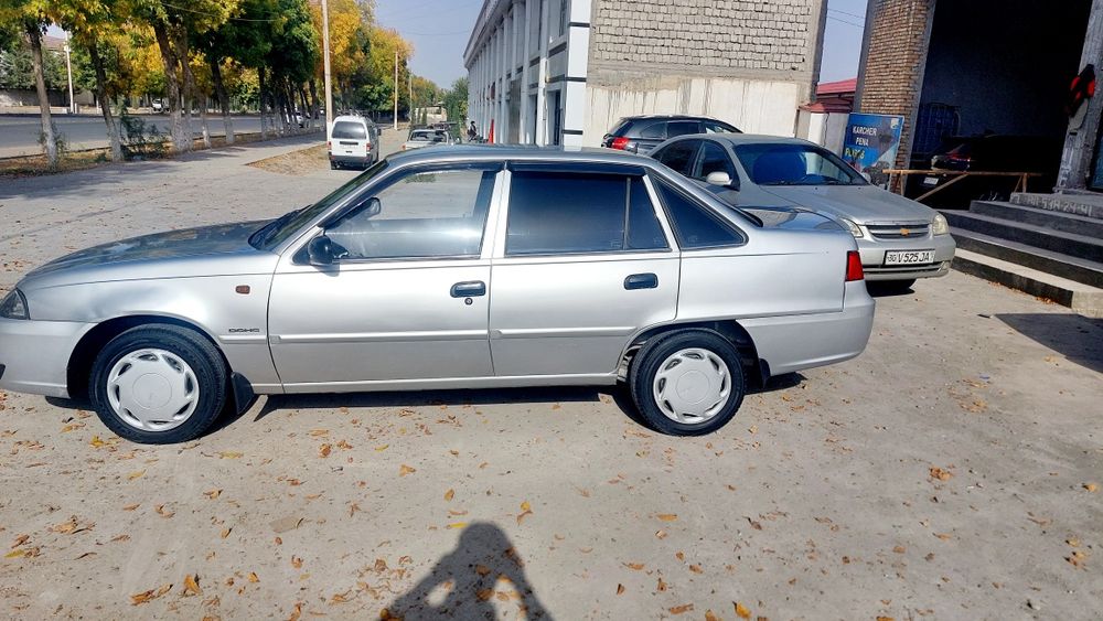 Nexia 2 sotiladi 2011 yil dons tayyor moshina