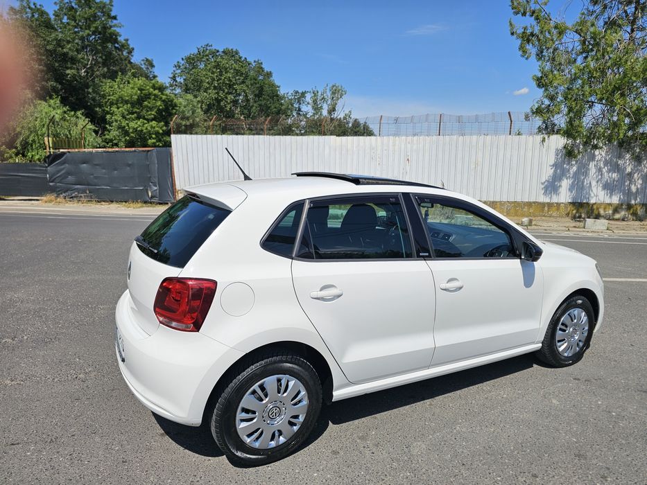 VOLKSWAGEN Polo 2011 — imagine 2