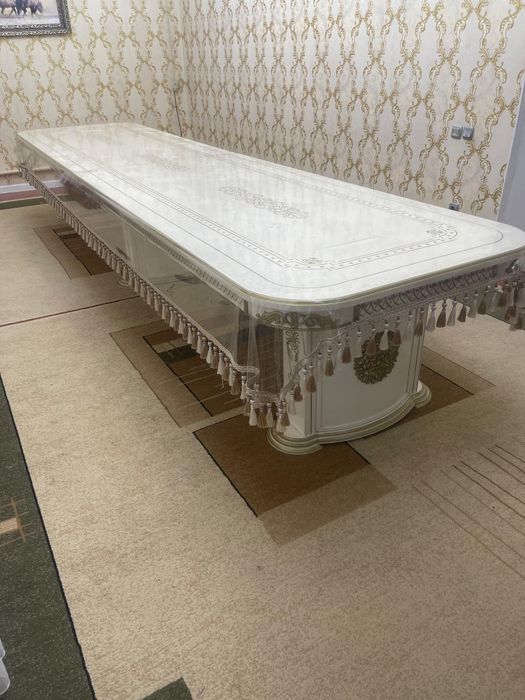 Продам стол для зала