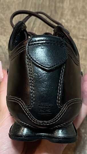 Pantofi sport Nike  Shox marimea 38 (nepurtati)