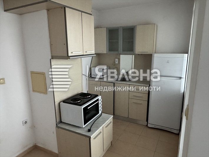 Дава се под наем Тристаен апартамент в Бургас, Славейков - 103 кв.м за 358 € - Снимка #7