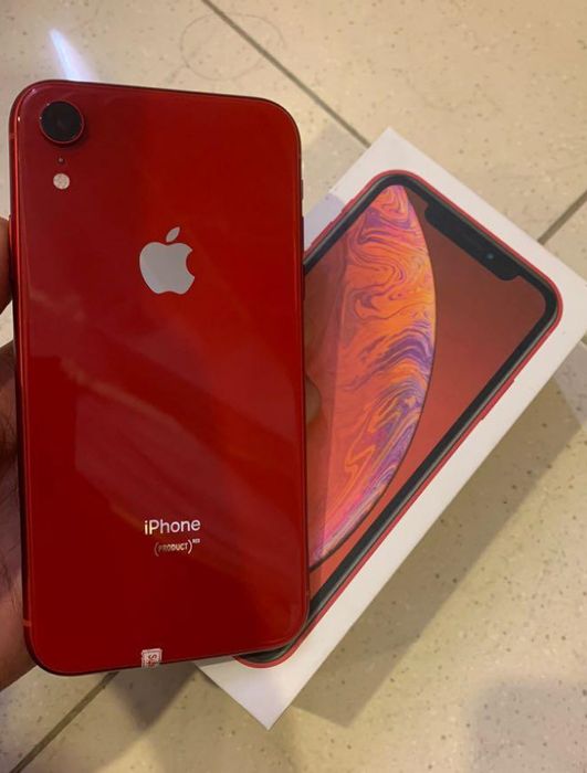 Продам телефон apple