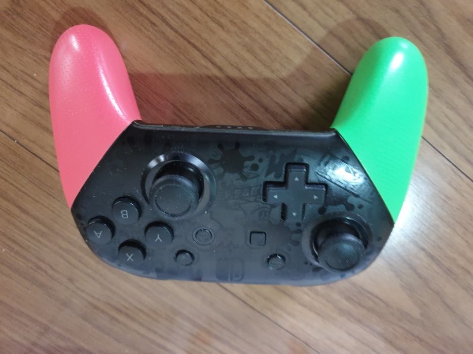 Nintendo switch + карта памяти + 3 игры