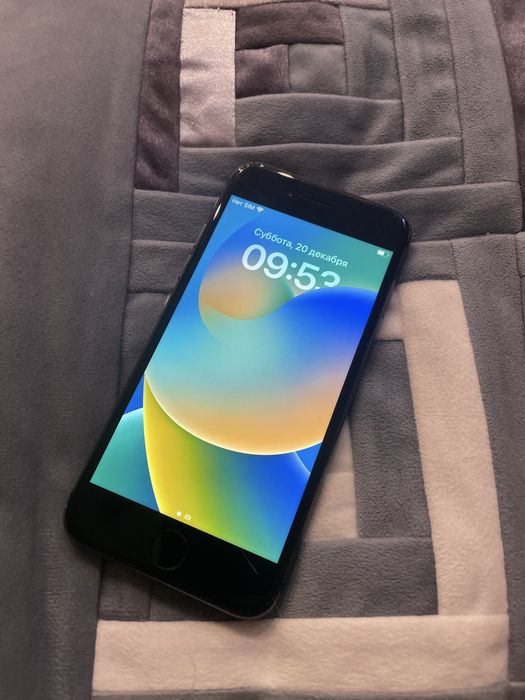 Продам iphone 8 64 gb