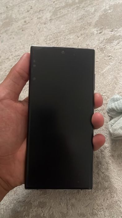 Samsung S22ultra оргинал  минус кутай петно