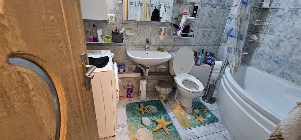 Camera de închiriat