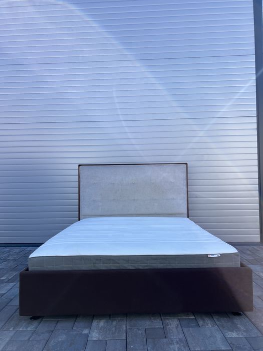 Pat Dormitor Tapitat • Boxspring 1,60 x 2,00 Impecabil