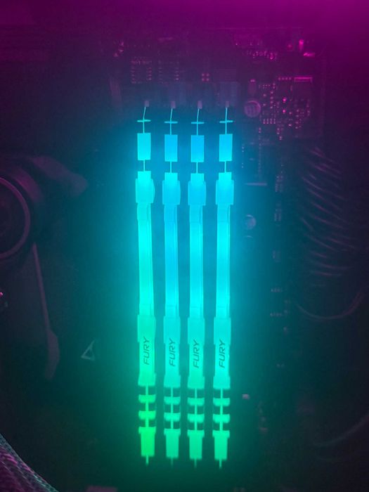Kingston FURY Beast RGB 16GB (2x8GB) DDR4 3200MHz KF432C16BBAK2/16 x2 700le