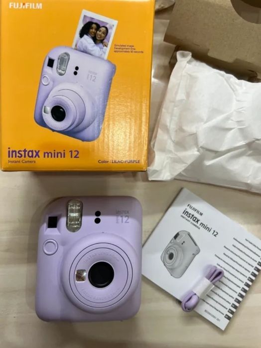Продам Полароид instax 12 mini