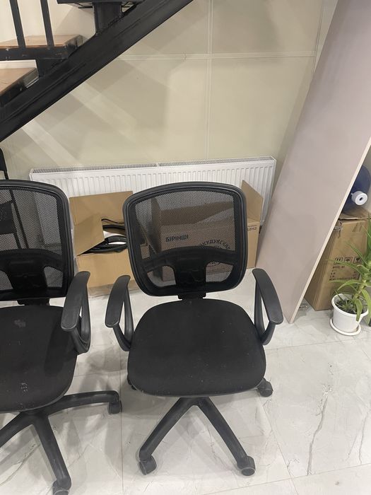 Офисные кресла 5 штук