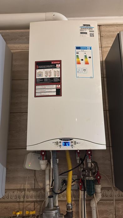 Schimb centrală bună contra defectă cu montaj