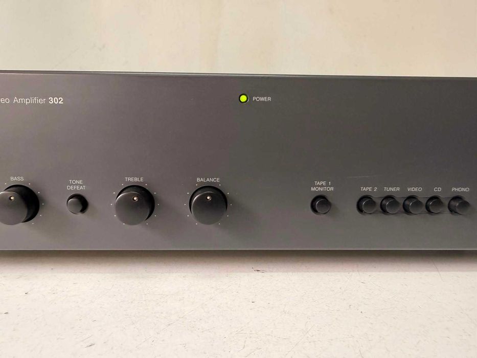 Amplificator High-End NAD 302 – Sunet Audiofil – Piesa de Colectie