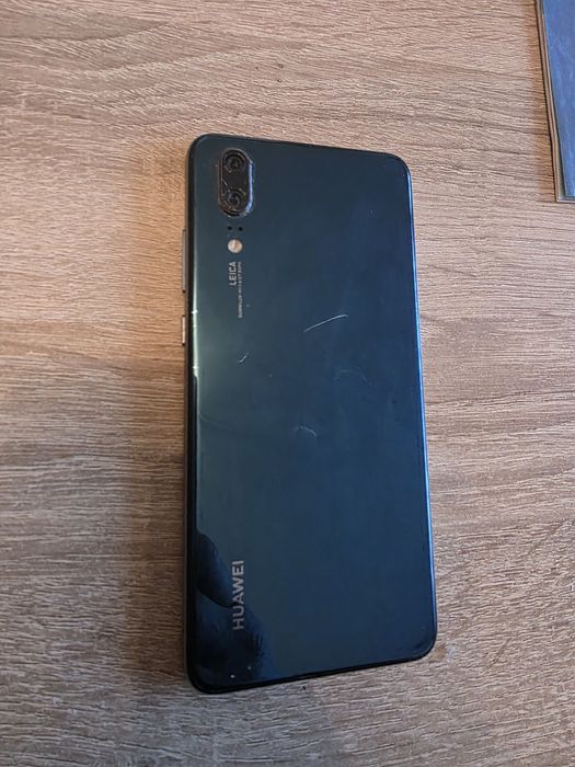 P20 Huawei не е про не е лайт за части