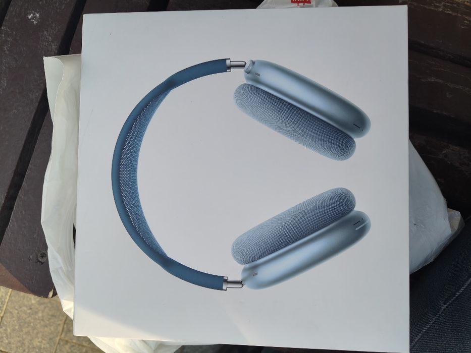 Продам оригинал airpods max 1