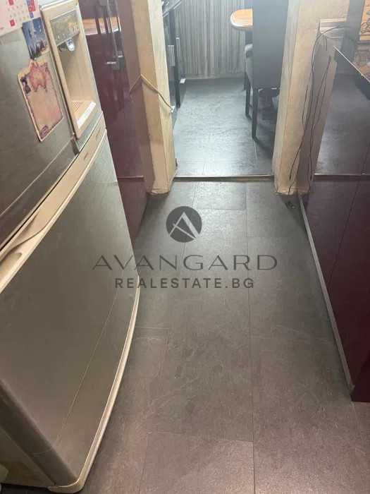 Продава се Тристаен апартамент в Пловдив, Изгрев - 80 кв.м за 1625 €/кв.м - Снимка #9