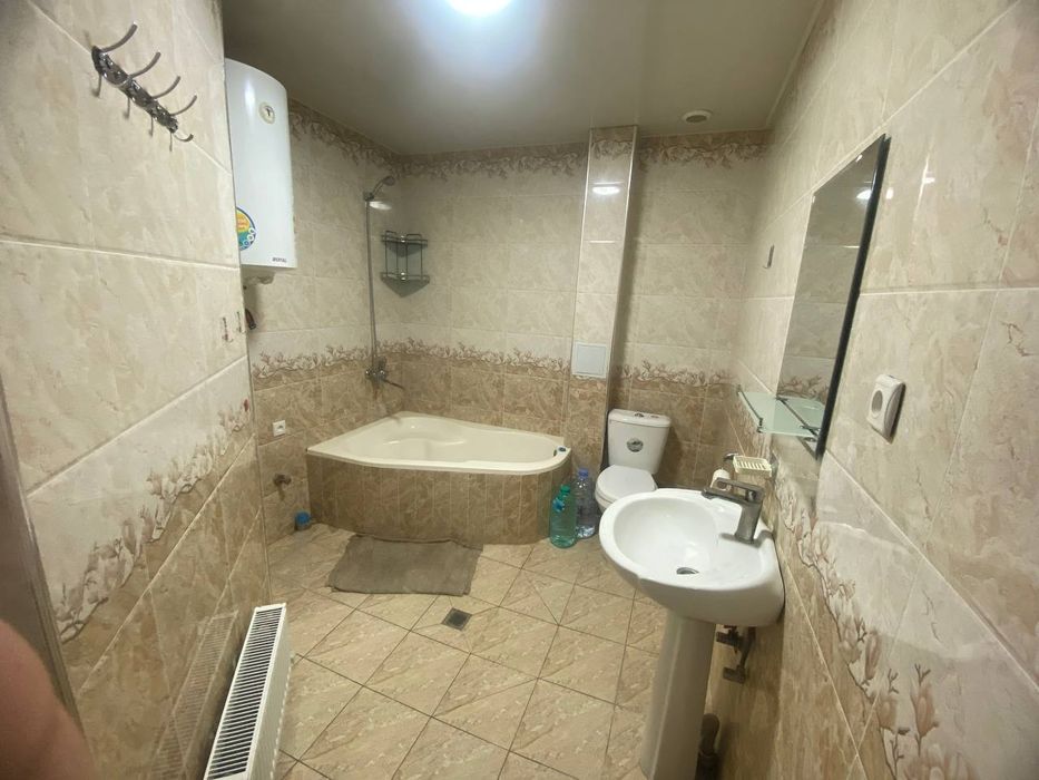 Тенге банк олдида Янги курилган Дом