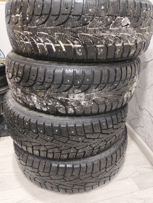Продам покрышки зимние