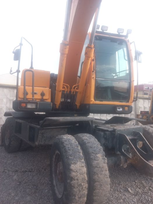 Pogruzchik 1.8 ekskavator xizmatlari.