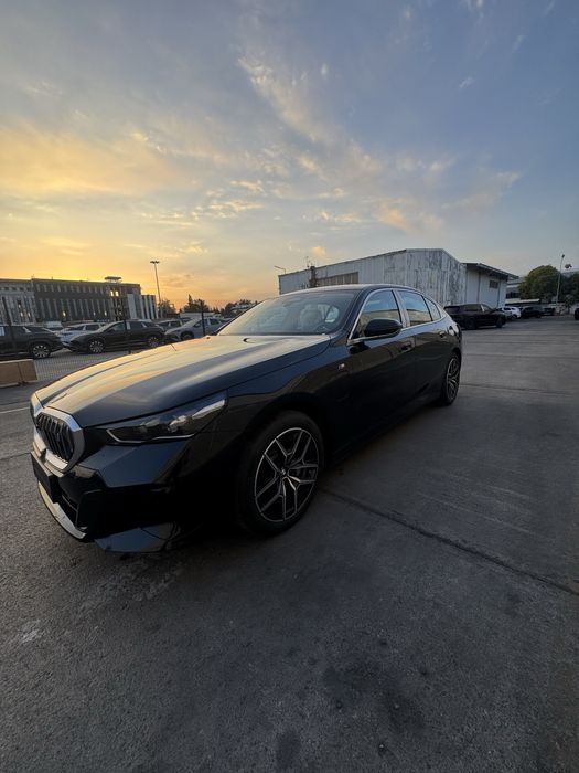BMW i5 40L M sport