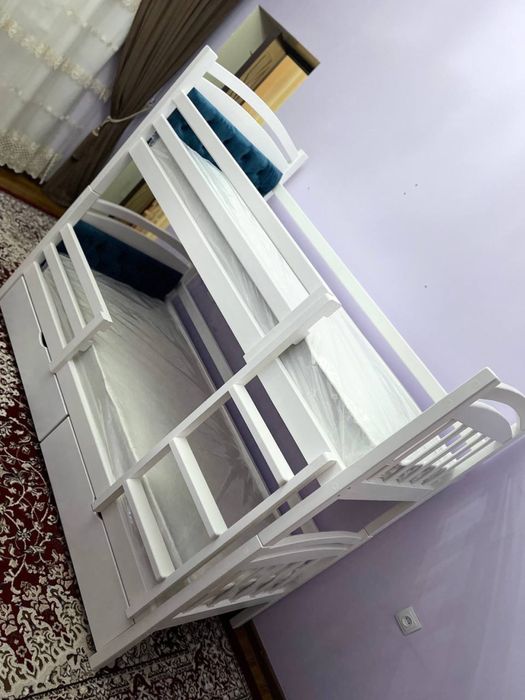 Двухъярусная кровать