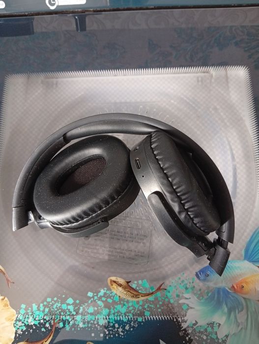 Продам наушники новые