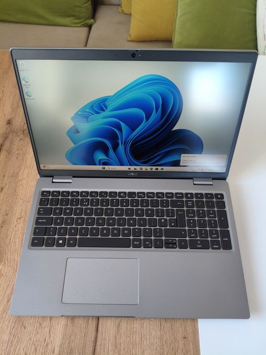 Dell Latitude 5520 - i5-1145G7, 16GB RAM - нова голяма батерия