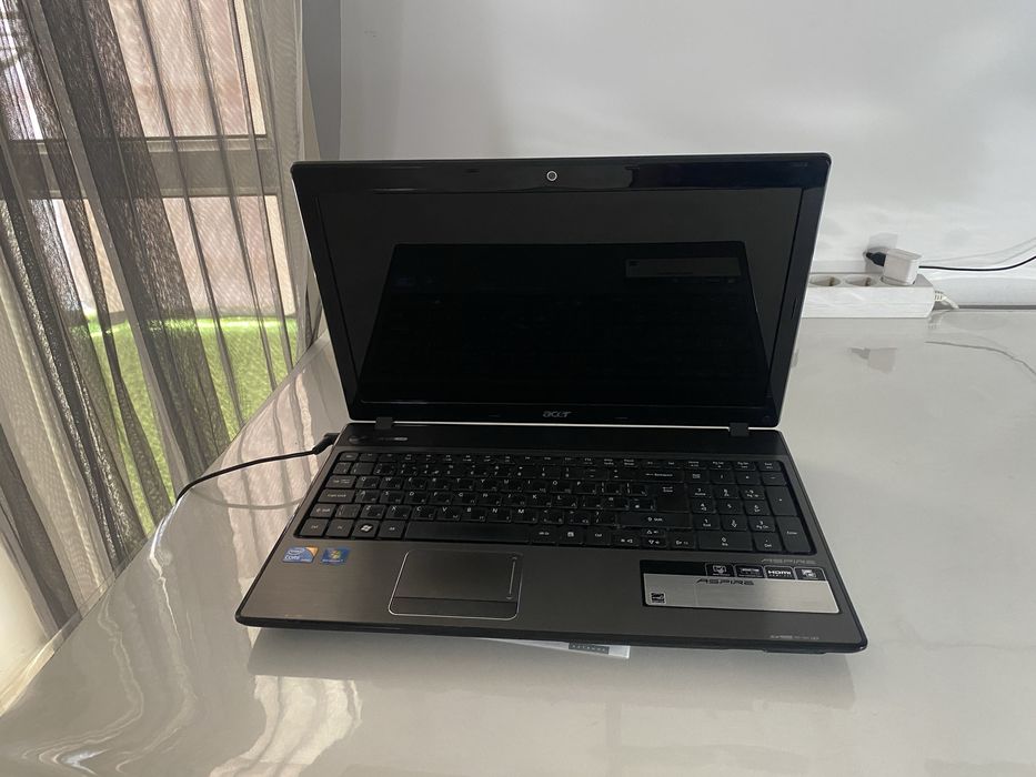 Продам ноутбук ACER с документами, работает